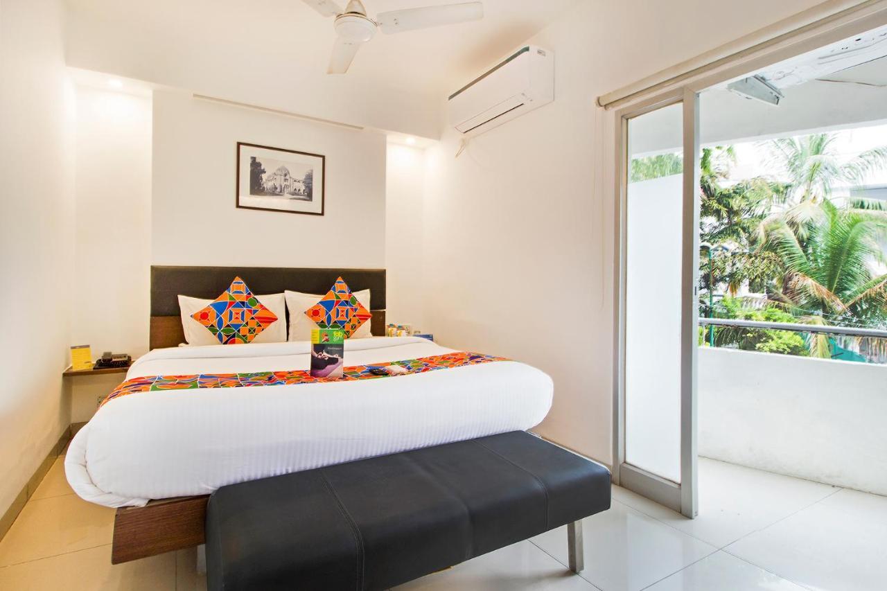 Fabexpress Kalyan - Nr Dairy Dan Circle Hotell Vadodara Exteriör bild